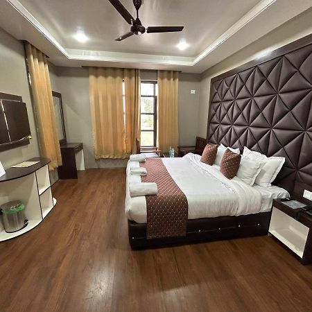 Fair Mount, Airport Road, Humhama Srinagar Hotel Exterior photo