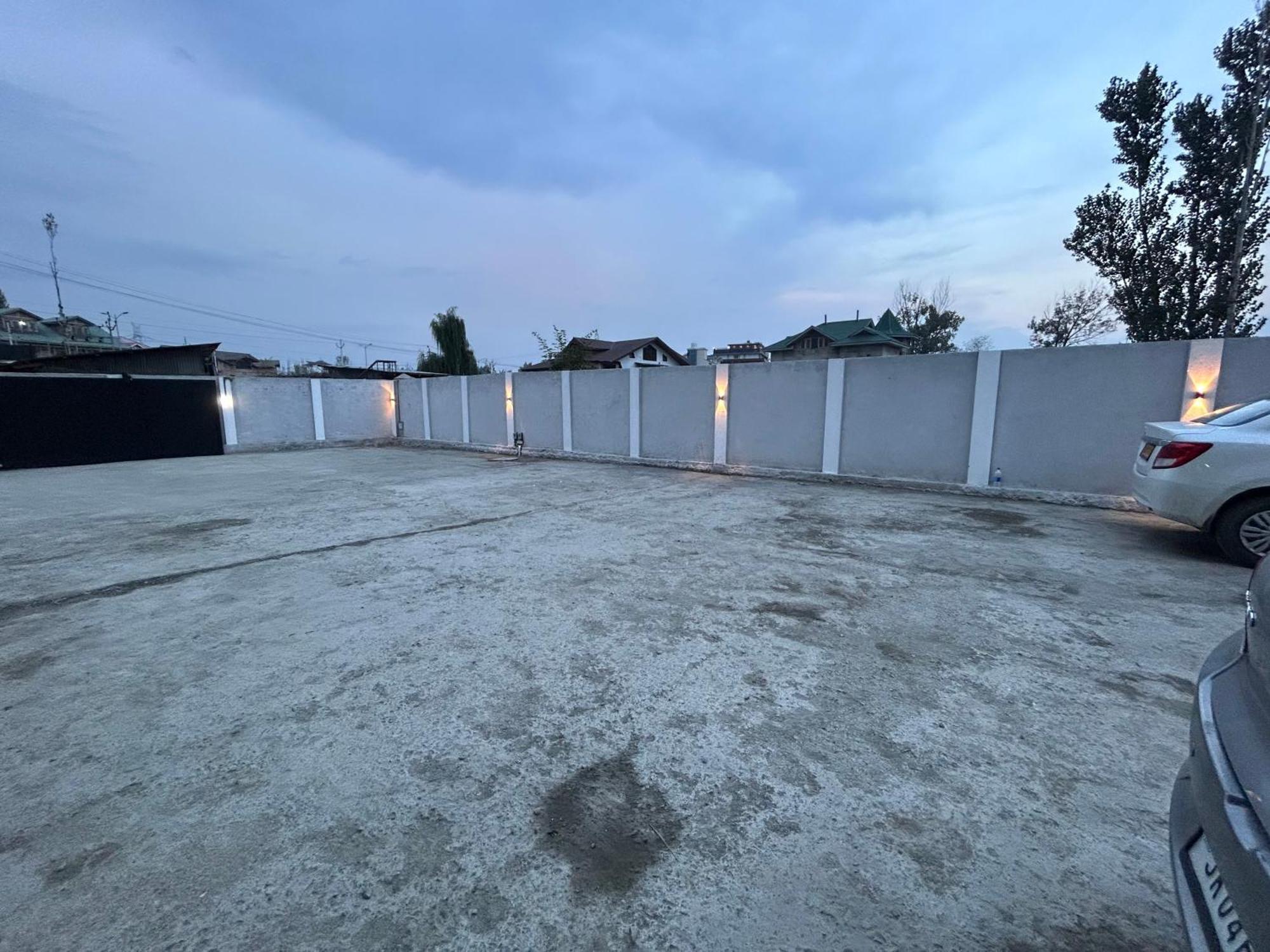 Fair Mount, Airport Road, Humhama Srinagar Hotel Exterior photo