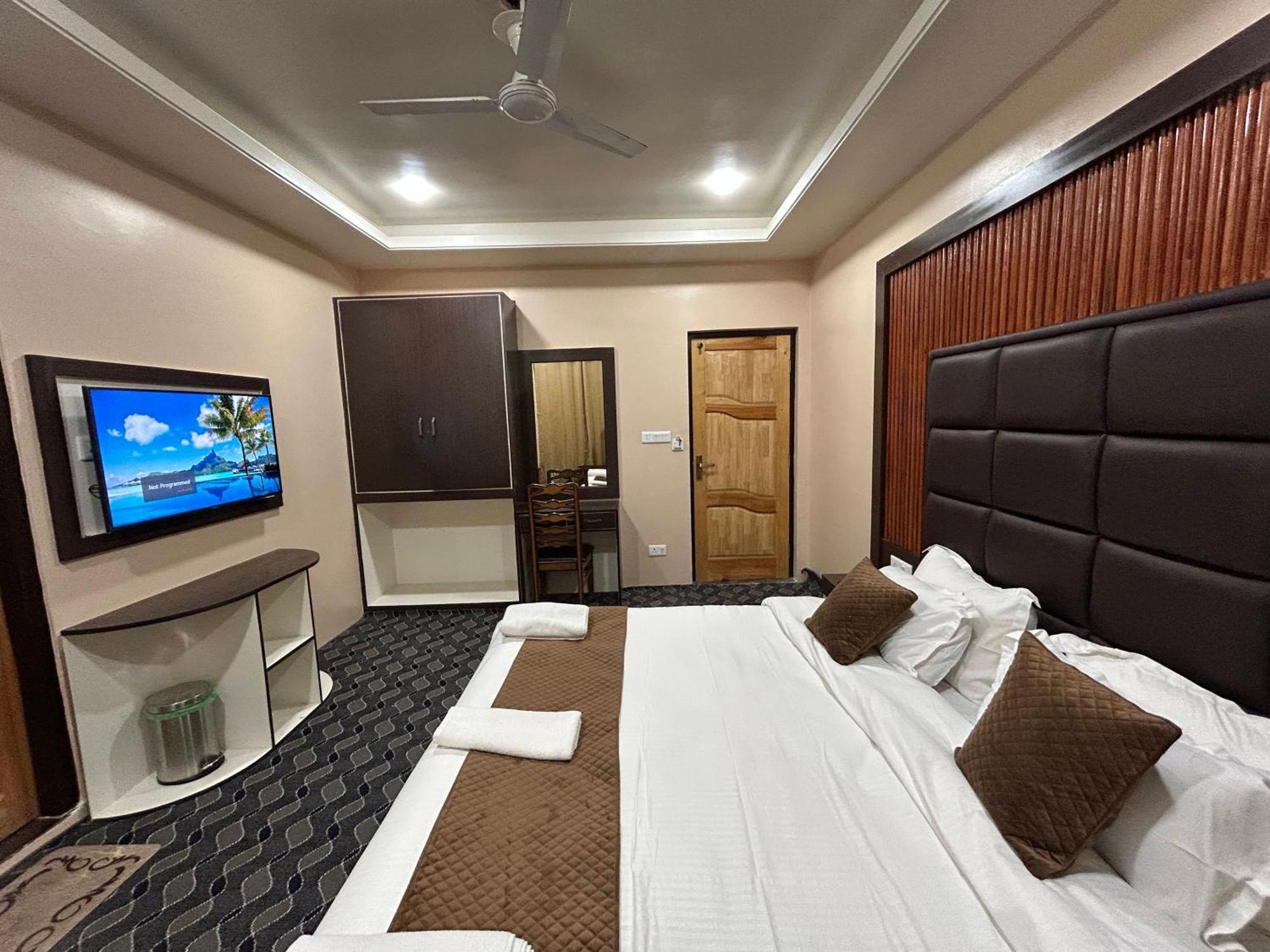 Fair Mount, Airport Road, Humhama Srinagar Hotel Room photo